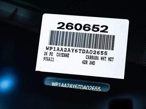 Used 2026 Porsche Cayenne AWD/4WD image 31