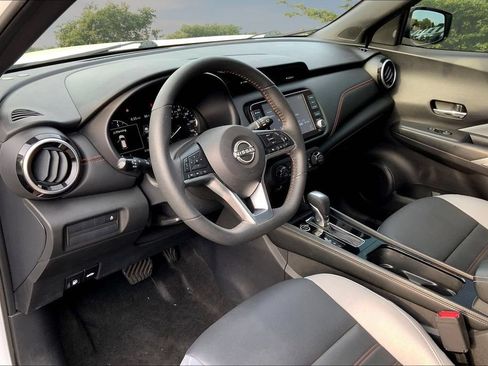 Used 2024 Nissan Kicks SR w/ SR Premium Package FWD image 16