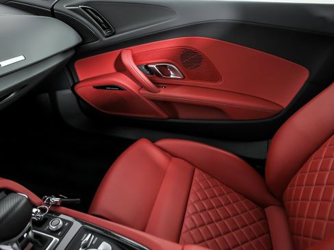 Used 2022 Audi R8 V10 performance image 44