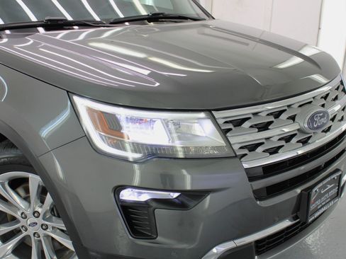Used 2018 Ford Explorer Limited image 18