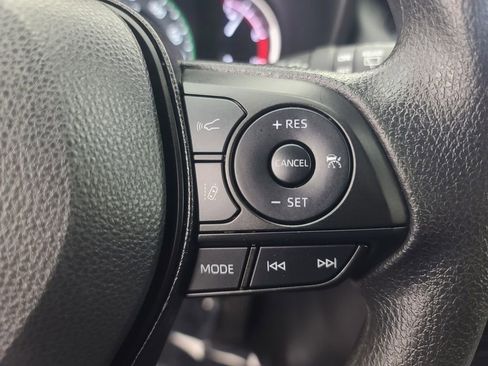 Used 2025 Toyota RAV4 XLE image 29