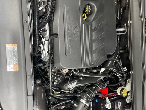 Used 2016 Ford Fusion SE w/ Equipment Group 202A image 19