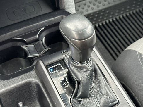 Used 2021 Toyota Tacoma TRD Off-Road w/ Technology Package image 20