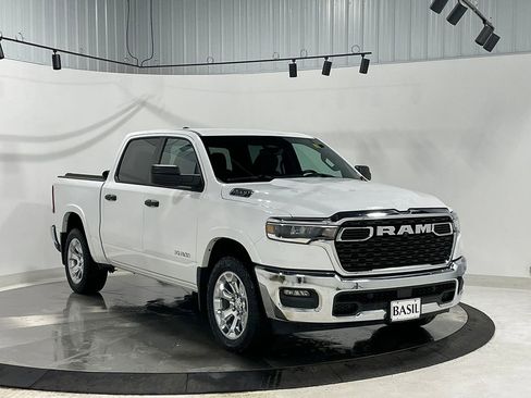 Used 2025 RAM 1500 Big Horn AWD/4WD image 37