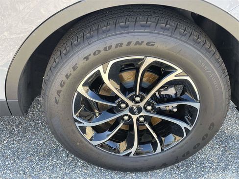 New 2026 Lincoln Nautilus Premier image 9