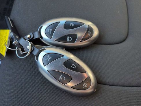 Used 2025 Hyundai Elantra Sport image 35