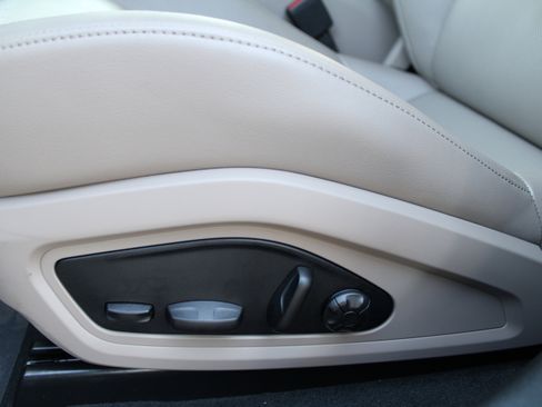 Certified 2025 Porsche Taycan image 24