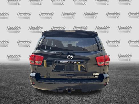Used 2016 Toyota Sequoia SR5 AWD/4WD image 9
