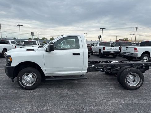 New 2024 RAM 3500 Tradesman image 2