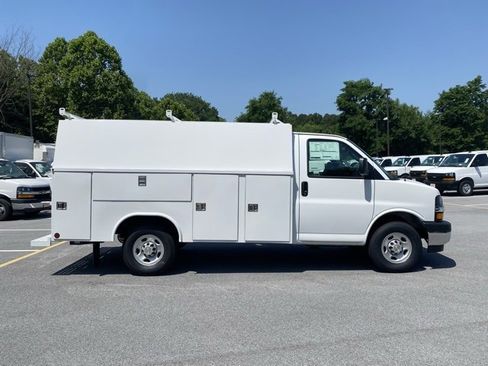 New 2025 Chevrolet Express 3500 w/ Power Convenience Package image 11