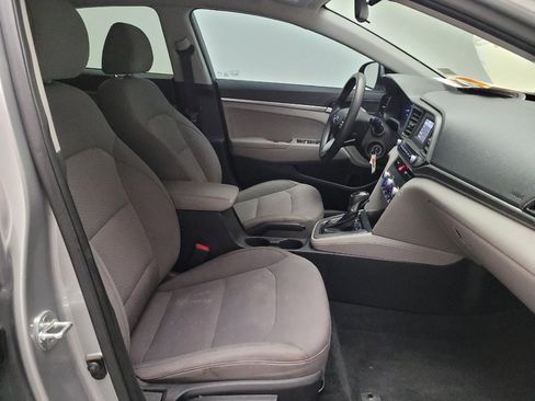 Used 2020 Hyundai Elantra SE FWD image 21