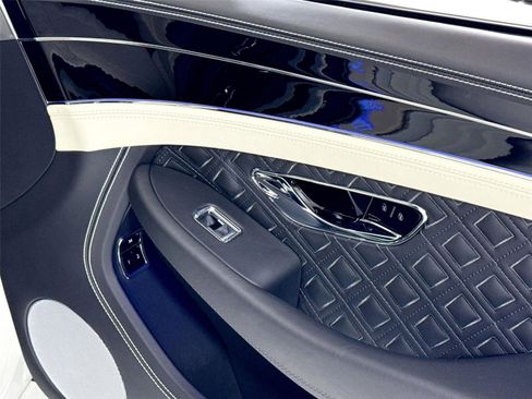 Used 2020 Bentley Continental GT V8 image 28