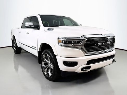 Used 2022 RAM 1500 Limited w/ Body-Colour Bumper Group AWD/4WD image 3