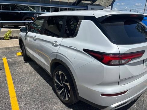 Used 2025 Mitsubishi Outlander SE AWD/4WD image 4