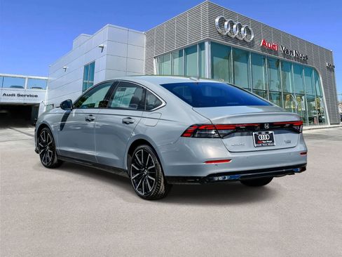 Used 2025 Honda Accord Touring image 2