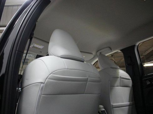 New 2025 Mitsubishi Outlander SE image 23