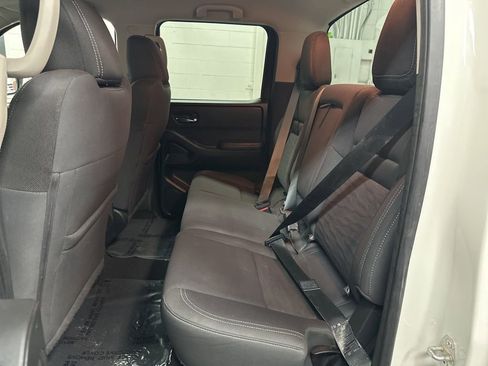 Used 2022 Nissan Frontier SV w/ Technology Package image 22