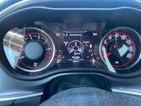 Used 2022 Dodge Challenger SXT RWD image 13