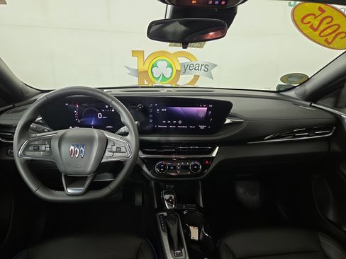 Used 2025 Buick Envista Sport Touring image 14