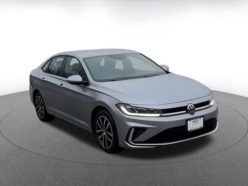 Used 2025 Volkswagen Jetta SE image 15