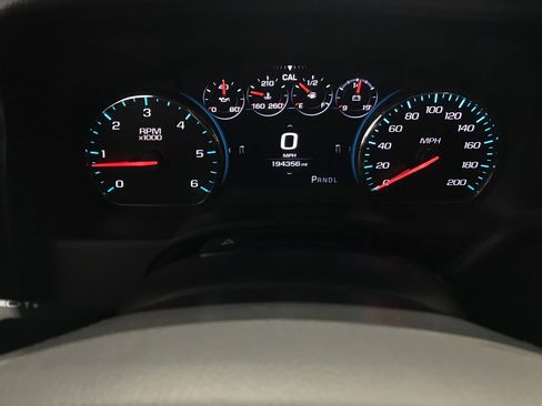 Used 2018 GMC Yukon Denali image 3