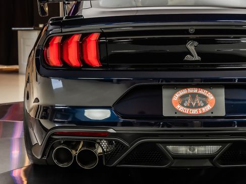 Used 2021 Ford Mustang Shelby GT500 w/ Carbon Fiber Track Pack RWD image 32