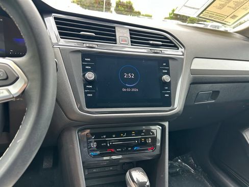 Used 2023 Volkswagen Tiguan SE FWD image 32