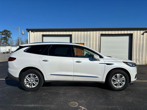 Used 2020 Buick Enclave Essence w/ Sound and Sites Package image 13