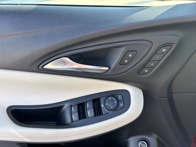 Certified 2024 Buick Encore GX Avenir w/ Avenir Convenience Package AWD/4WD image 18