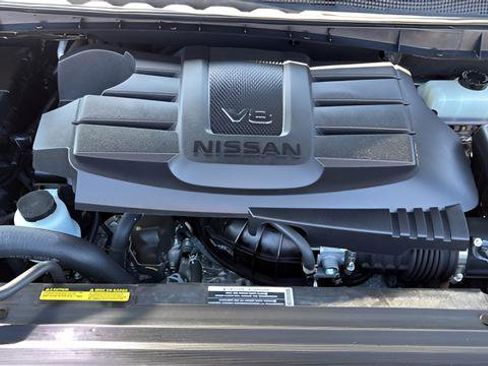Used 2021 Nissan Titan PRO-4X w/ Pro-4x Convenience Package image 16