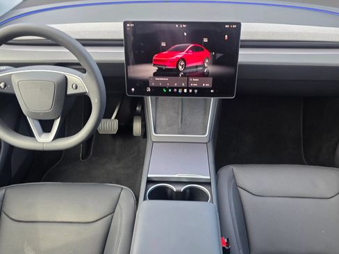 Used 2026 Tesla Model Y AWD image 15