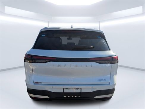 New 2026 INFINITI QX60 Luxe w/ Family Package image 4
