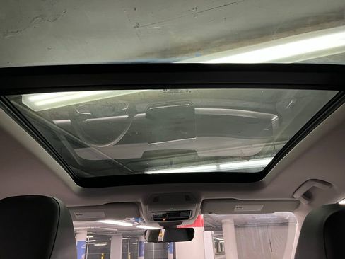 New 2025 Volkswagen Tiguan SE image 10