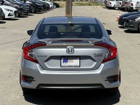 Used 2016 Honda Civic Touring image 5