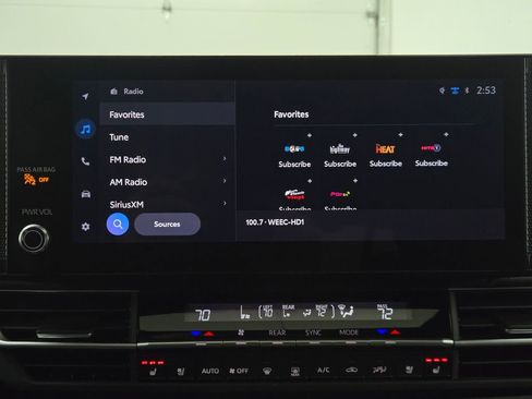 Used 2025 Toyota Sienna Platinum image 33