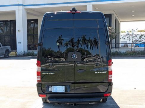 Used 2015 Mercedes-Benz Sprinter 2500 image 7