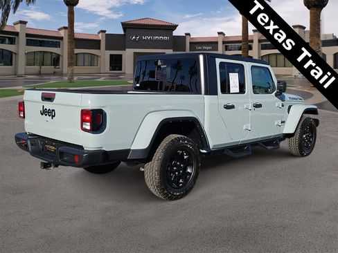 Used 2023 Jeep Gladiator Sport image 8