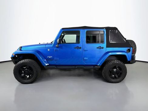 Used 2016 Jeep Wrangler Unlimited Sahara w/ Connectivity Group AWD/4WD image 4