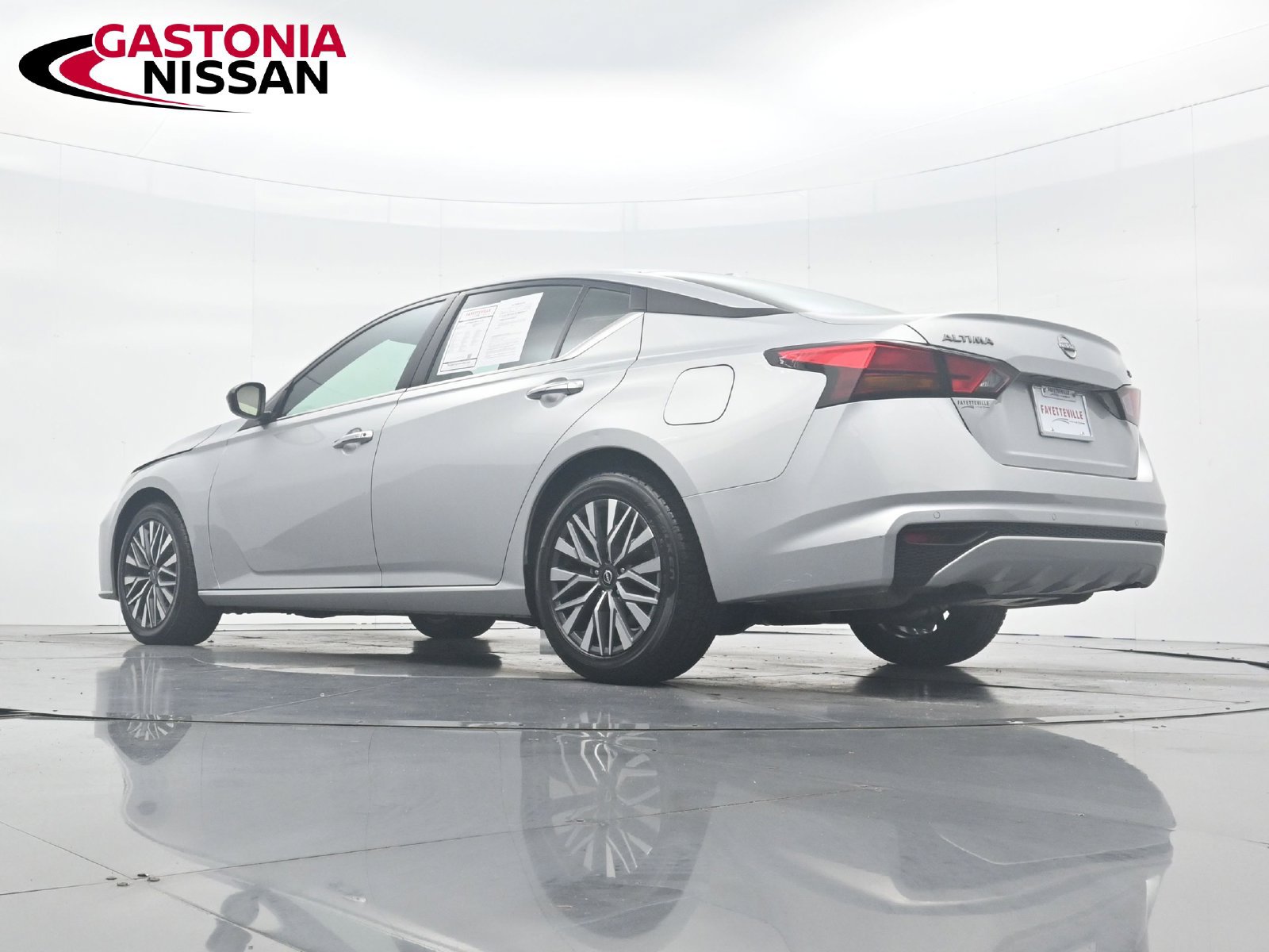 Used 2024 Nissan Altima 2.5 SV FWD image 38