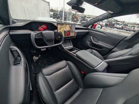 Used 2023 Tesla Model S Standard Range image 4