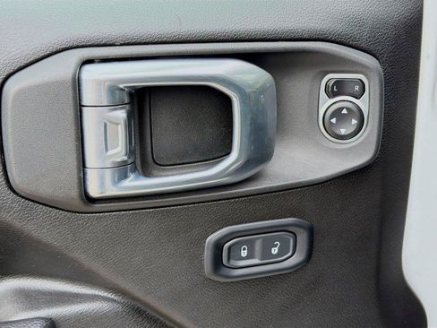 Used 2024 Jeep Wrangler Unlimited Sport AWD/4WD image 24