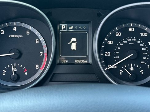 Used 2017 Hyundai Santa Fe Sport FWD image 32