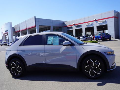 Used 2024 Hyundai Ioniq 5 SE image 4