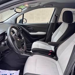 Used 2018 Chevrolet Trax LT FWD image 2