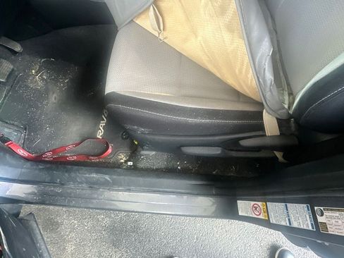 Used 2017 Toyota RAV4 XLE w/ Carpet Mat Package AWD/4WD image 15