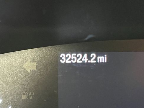 Used 2021 Ford Escape SE image 2