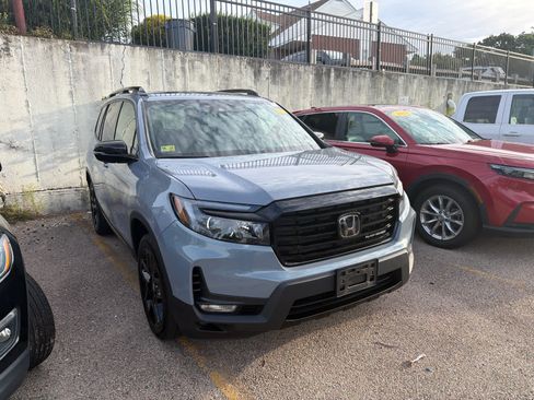 Used 2024 Honda Passport Black Edition image 3