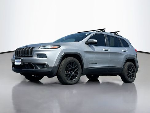 Used 2014 Jeep Cherokee Limited w/ Technology Group AWD/4WD image 12