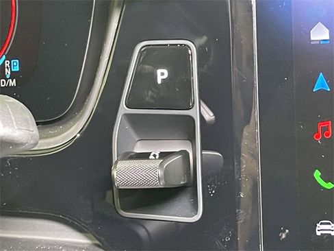 Used 2021 Porsche Macan image 45