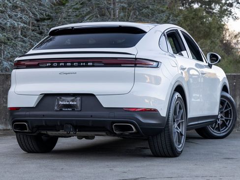Certified 2025 Porsche Cayenne Coupe image 11
